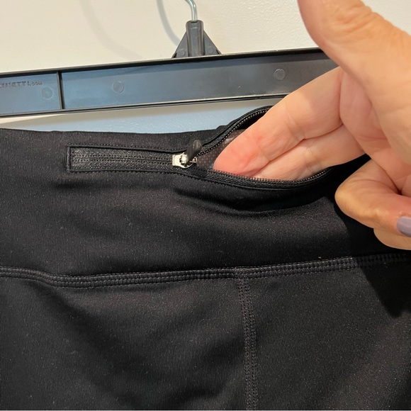 Nike Dri-Fit Swoosh cropped Leggings Sz Lg - Picture 4 of 8